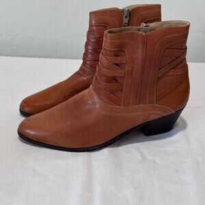 Hardy Ankle boots side zip Leather made in Brazil womans size 10.5 comfort heel